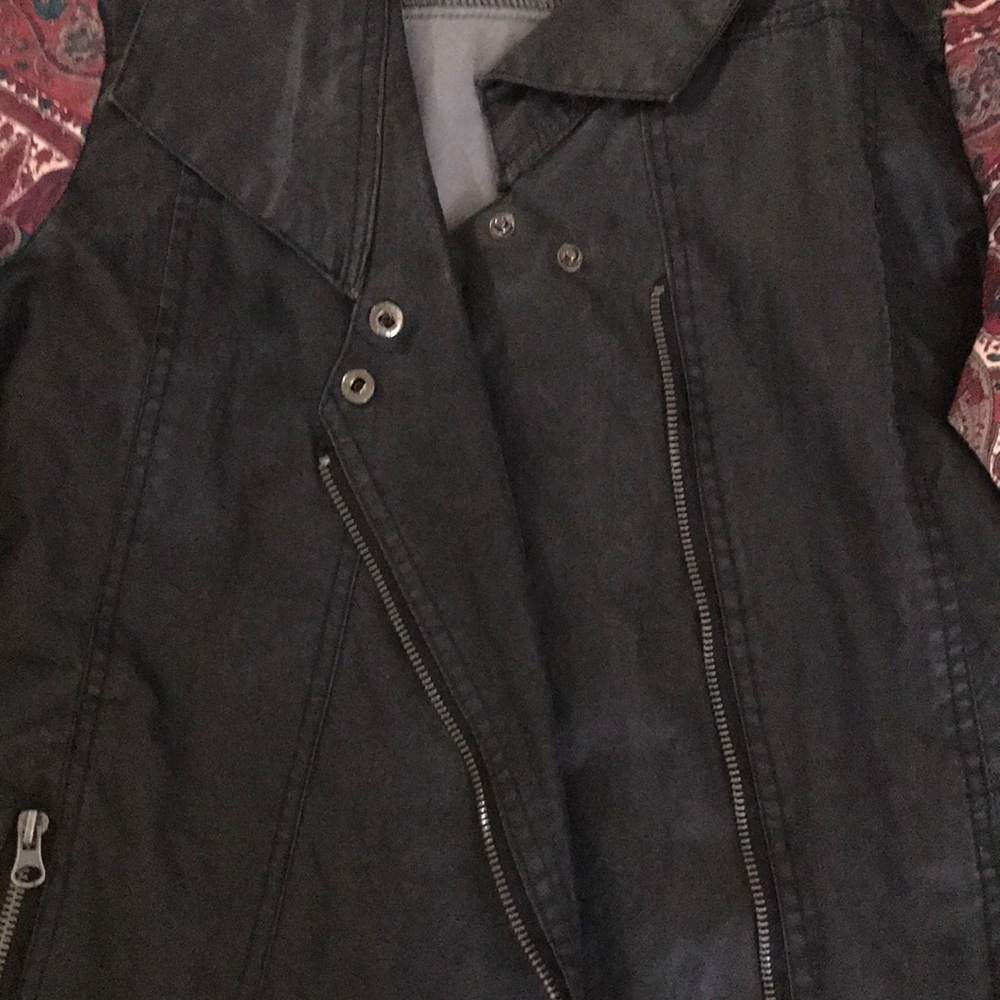 ✨🌸Lightweight Jacket 🌸✨ - Picture 4 of 7
